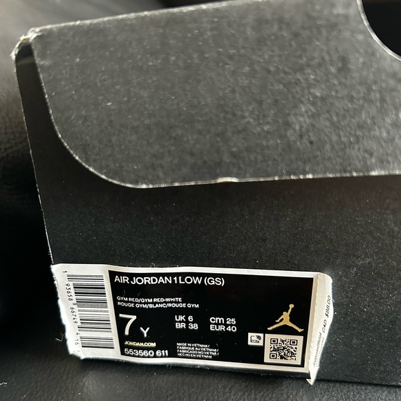 Air Jordan 1 Low (GS) Gym Red - size 7y - Picture 3 of 16